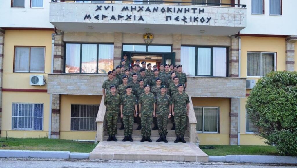 Επίσκεψη Αρχηγού ΓΕΣ στην Περιοχή Ευθύνης της XVI Μ/Κ ΜΠ (φωτό)