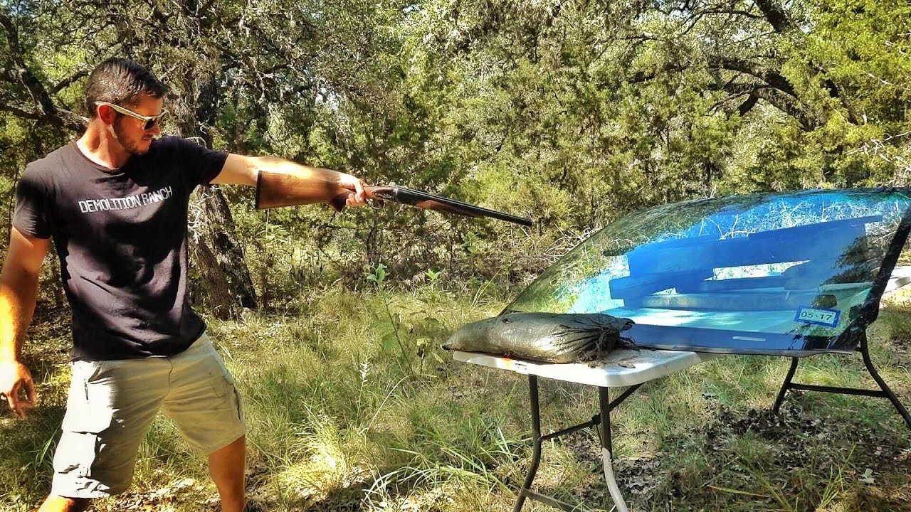 Βίντεο: Δίκαννο εναντίον… του παρμπρίζ μίας Lamborghini