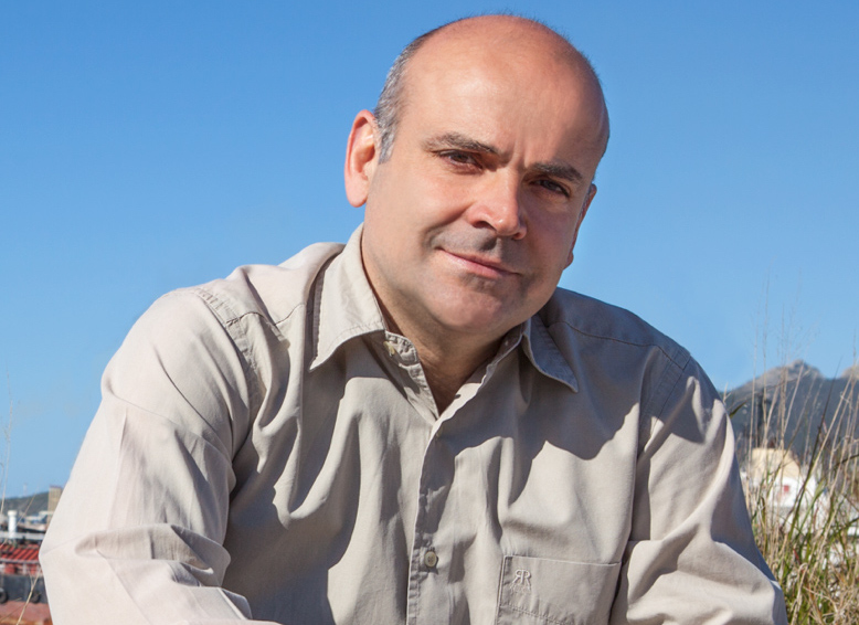 Πρώην συμβασιούχος μαχαίρωσε τον Δήμαρχο Ελευσίνας μέσα στο γραφείο του! – Συνελήφθη ο δράστης απ’ την ΕΛ. ΑΣ. (upd)