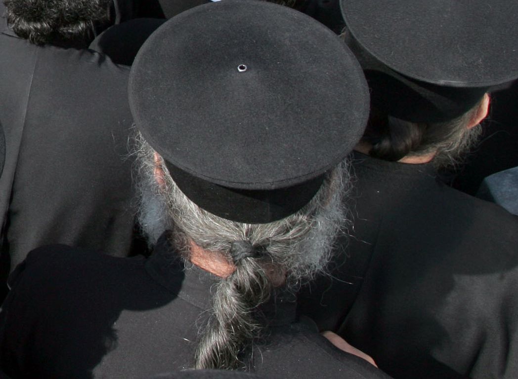 Άνδρος: 72χρονος συνταξιούχος ιερέας κατηγορείται για σεξουαλική παρενόχληση 15χρονου