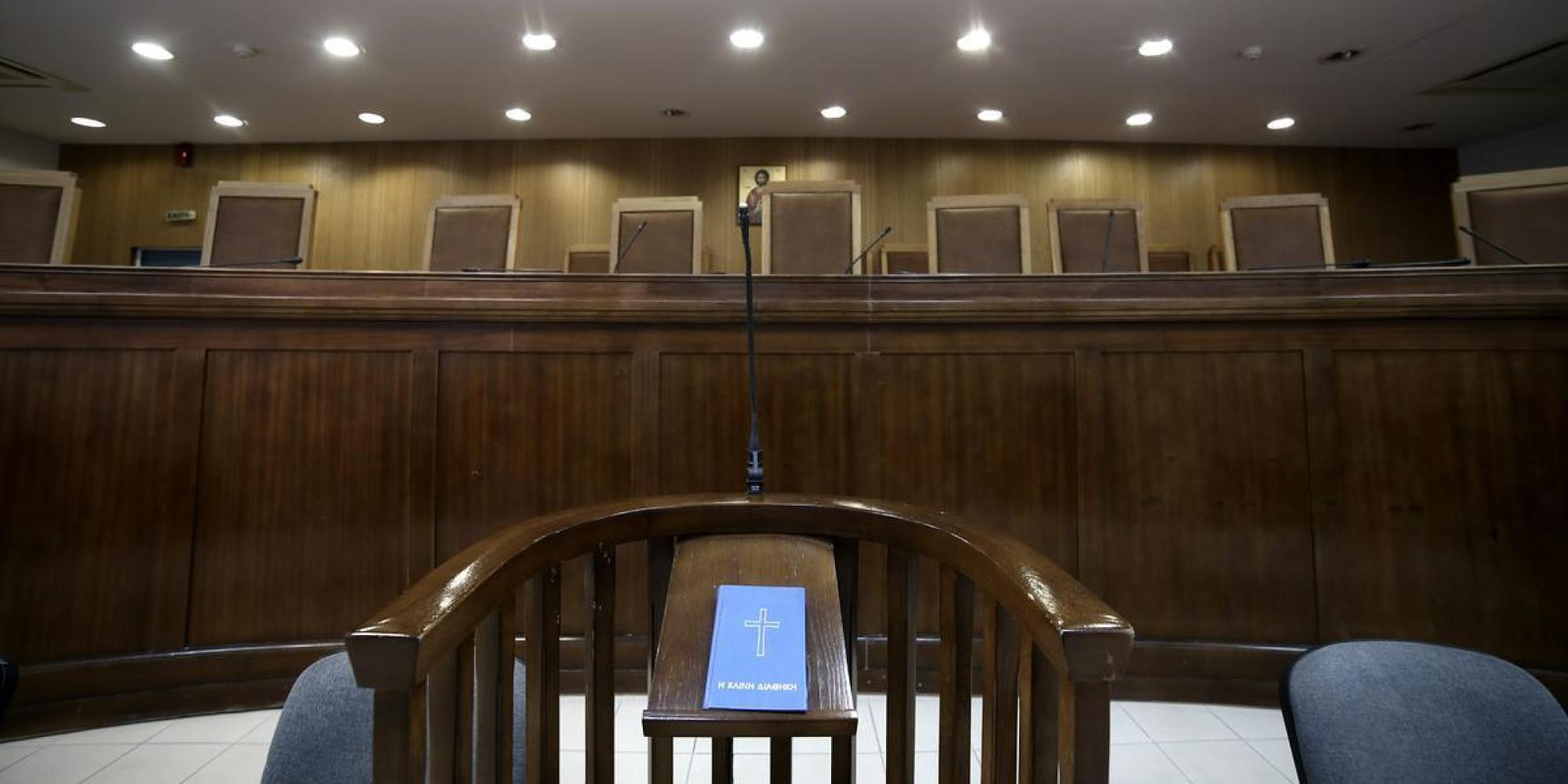 Ακαταλόγιστο αναμένεται να επικαλεστεί ο συμβασιούχος που τραυμάτισε με μαχαίρι το Δήμαρχο Ελευσίνας