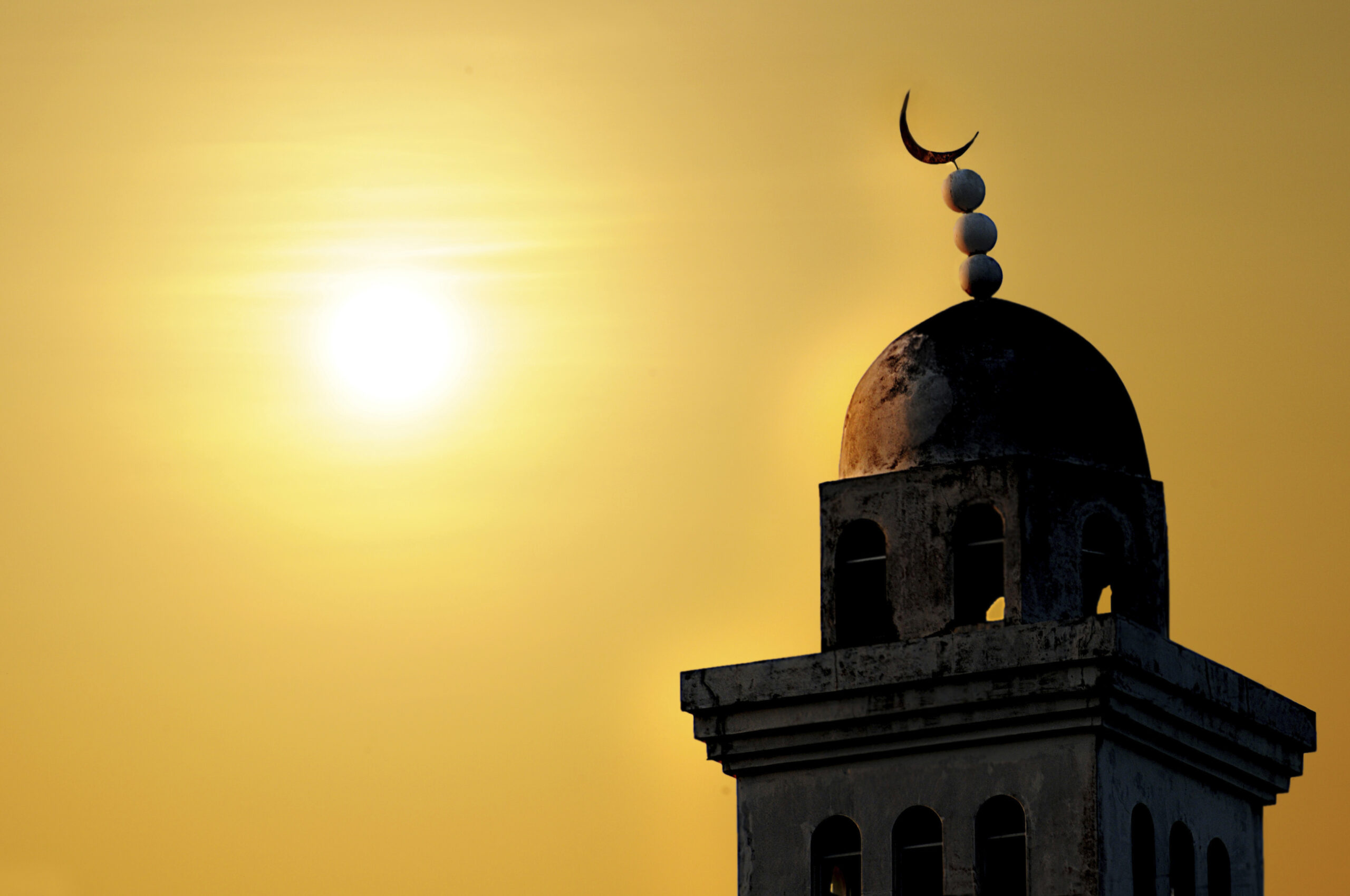 Τρόμος στην ΕΛΑΣ από ακραίο κήρυγμα «ιμάμη»: «Δείτε πως ντύνονται οι Ελληνίδες – Πνίγονται στην αμαρτία»