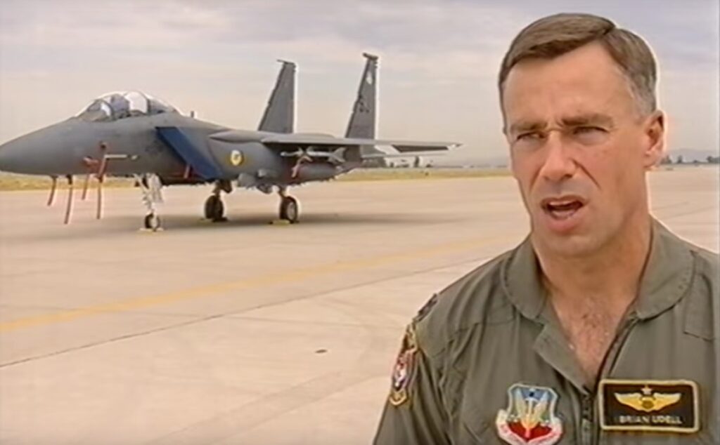 Βίντεο: Η συγκλονιστική ιστορία του πιλότου που εκτινάχθηκε ενώ πετούσε με υπερηχητική ταχύτητα και επιβίωσε