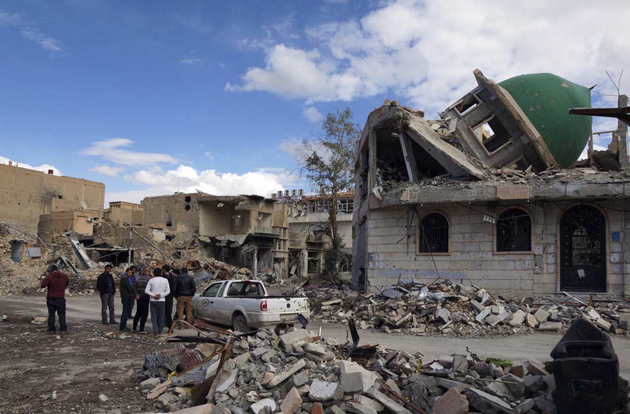 40 φορτηγά με ανθρωπιστική βοήθεια κατέφθασαν στην Deir Ezzor μετά το σπάσιμο της πολιορκίας (βίντεο)