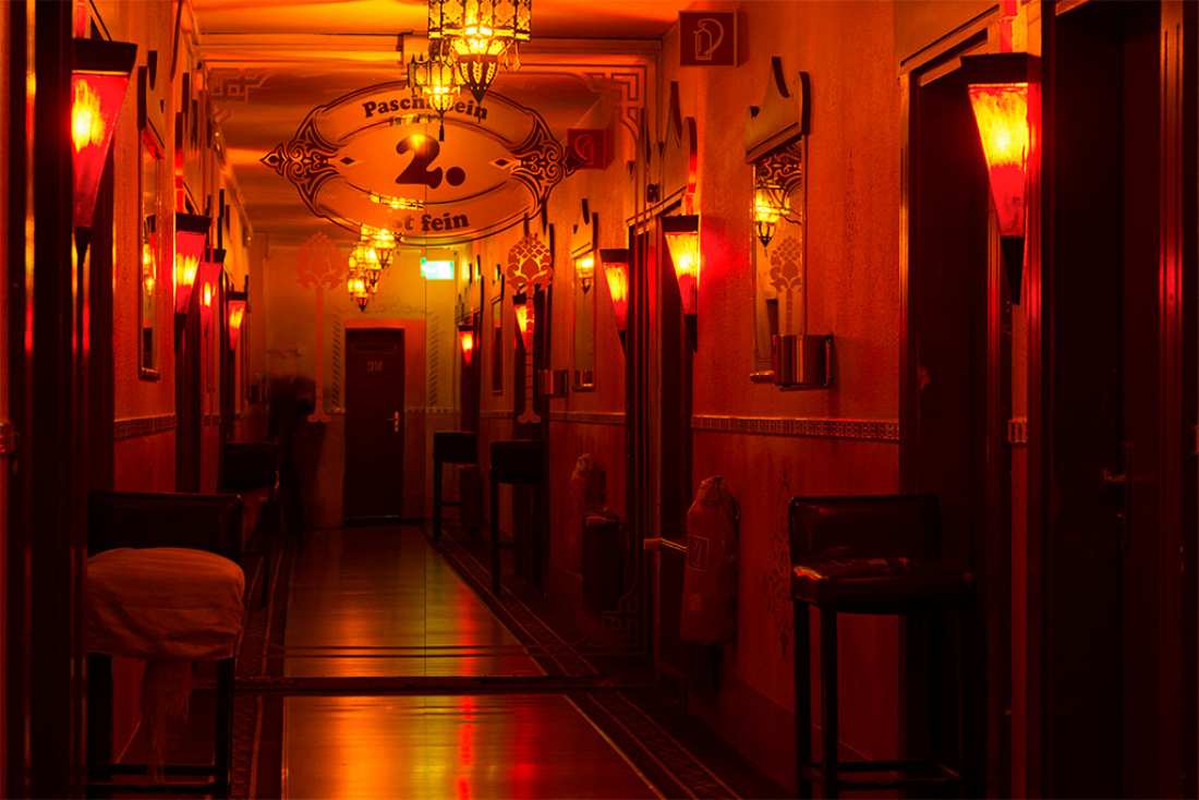 Βρετανία: Νοικιάζουν σπίτια με Airbnb και τα μετατρέπουν σε… οίκους ανοχής