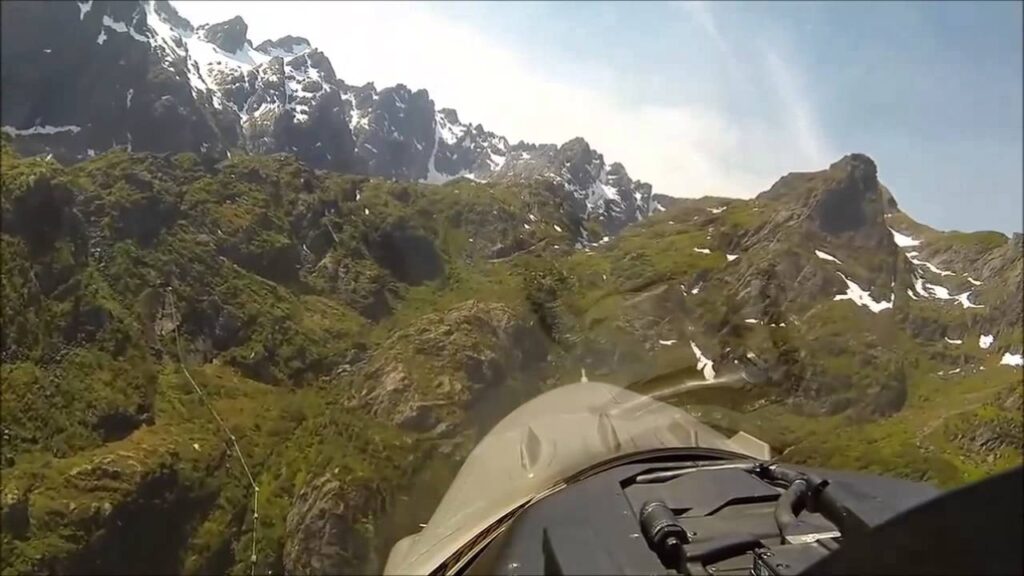 Βίντεο: Βλέποντας την Νορβηγία από το πιλοτήριο ενός F-16