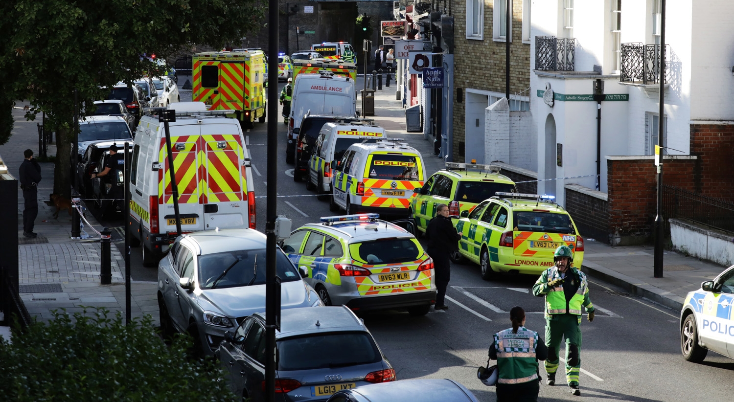 Λονδίνο: Μαρτυρίες από την έκρηξη βόμβας στο μετρό- «Πατούσε ο ένας πάνω από τον άλλον» (φωτό, βίντεο)