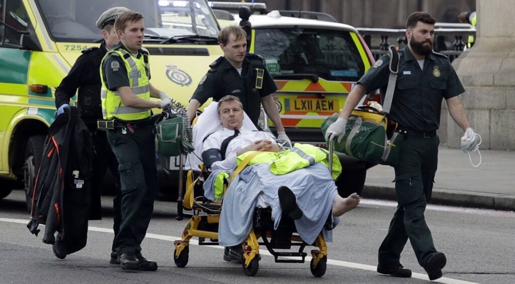 Εμπρηστική βόμβα εξερράγη στο μετρό του Λονδίνου – 29 τραυματίες (φωτό,βίντεο) (upd)