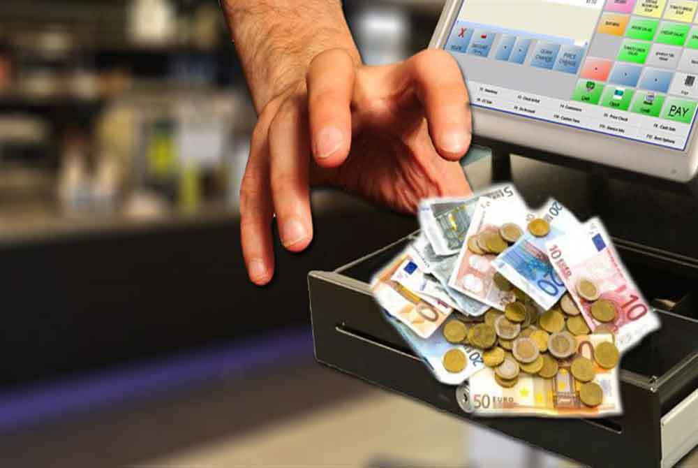 Βίντεο: Υπάλληλοι καταστήματος πλακώνουν άτομο που πήγε να κλέψει μπροστά τους