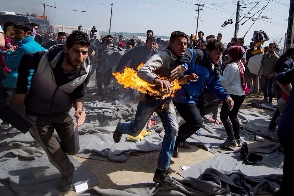 «Πολυπολιτισμικά» μαχαιρώματα στην Πάτρα: Επεισόδια μεταξύ αλλοδαπών με τραυματίες (φωτό, βίντεο)