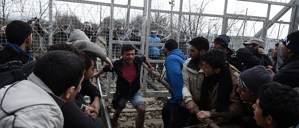 Συγκρούσεις μεταξύ μουσουλμάνων μεταναστών στην Πάτρα: Τουλάχιστον 40 άτομα σε συμπλοκές και μαχαιρώματα