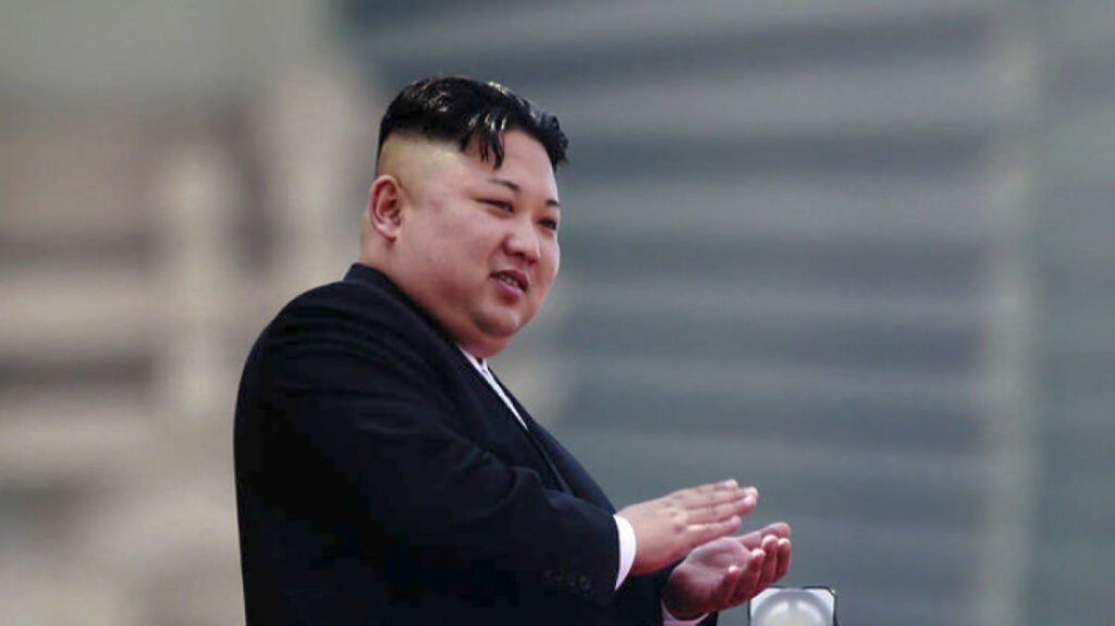 Ο Κιμ Γονγκ Ουν αποκάλεσε το Ν.Τραμπ «σκύλο που γαβγίζει» αλλά «η παρέλαση συνεχίζεται»