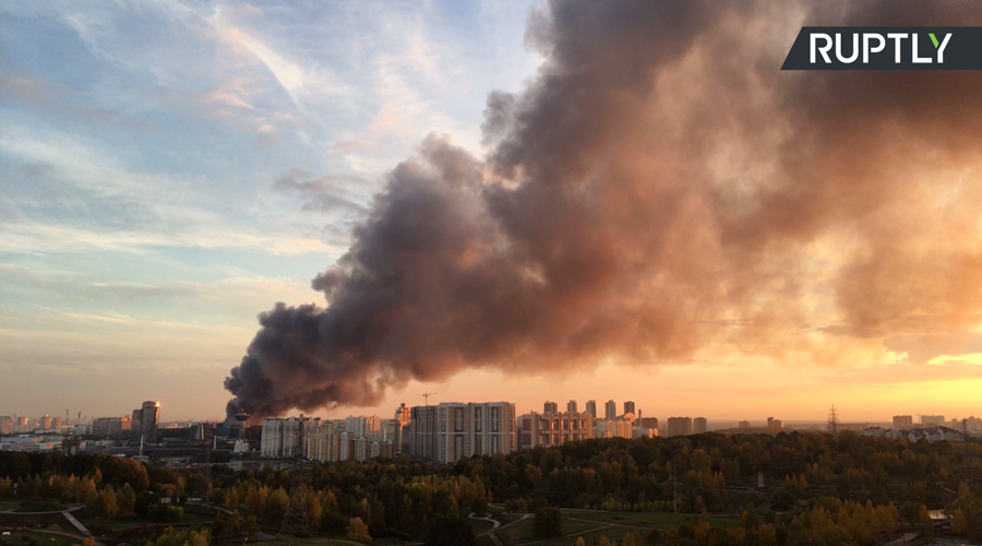 Μόσχα: Μεγάλη πυρκαγιά σε σούπερ μάρκετ – Εξερράγησαν αυτοκίνητα (φωτό, βίντεο)