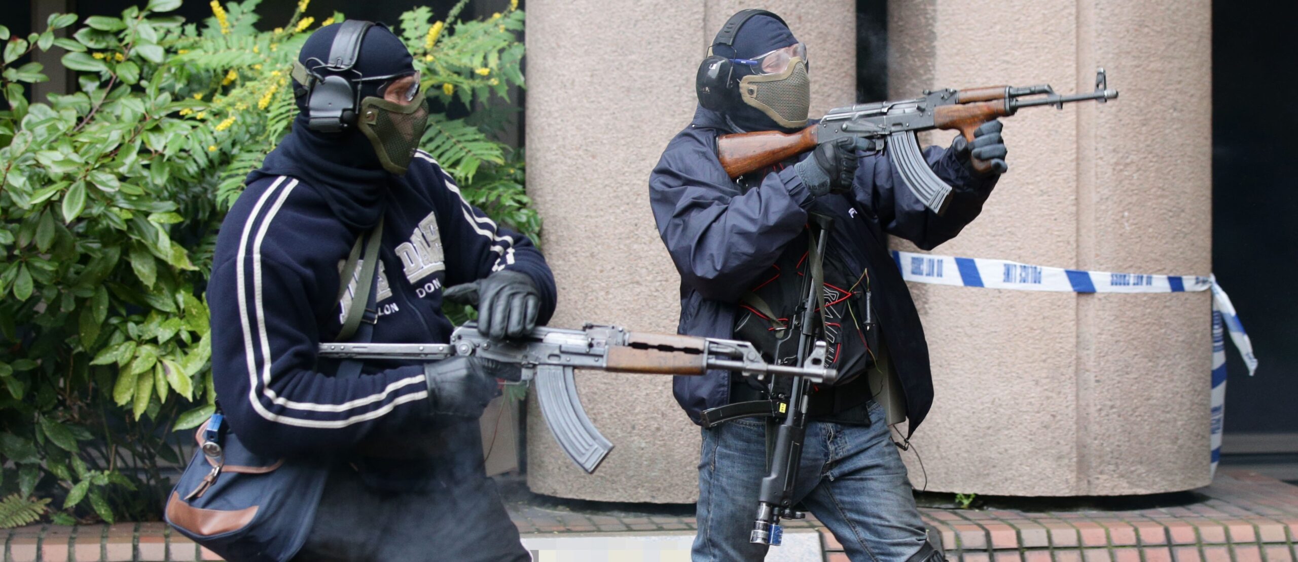 Βίντεο: Πως πρέπει να δράσετε για να επιβιώσετε από μια τρομοκρατική επίθεση;