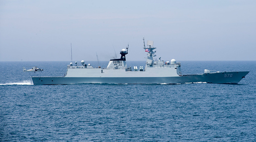 Φρεγάτα δυο μαχητικά και ένα ελικόπτερο έστειλε η Κίνα για το κυνήγι πλοίου του αμερικανικού Ναυτικού!
