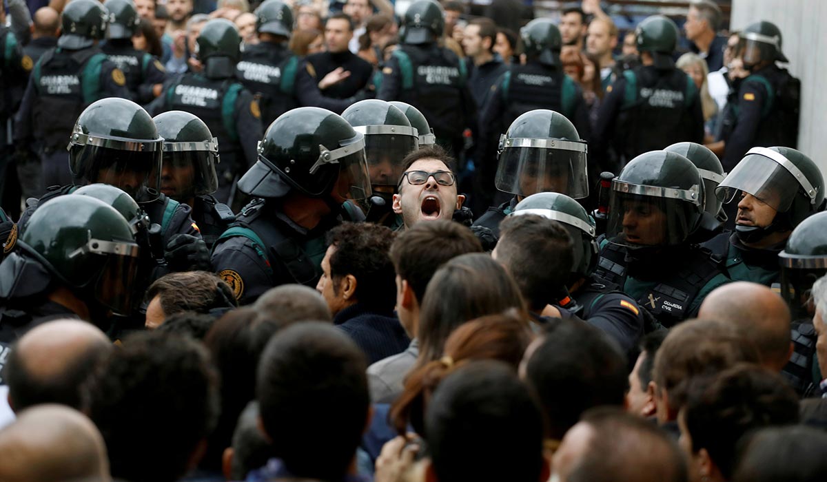 Εξαπλώνεται το αυτονομιστικό κίνημα  στην Ισπανία: Σοβαρά επεισόδια και στην Βαλένθια (βίντεο)