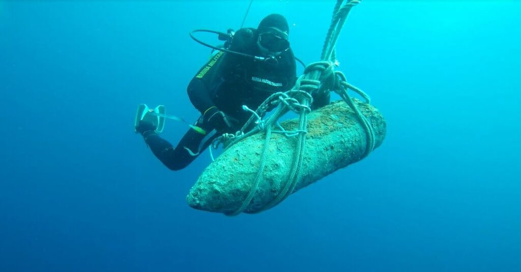 Βίντεο: Πώς μαζεύουν τις νάρκες του Β’ ΠΠ στην Βαλτική