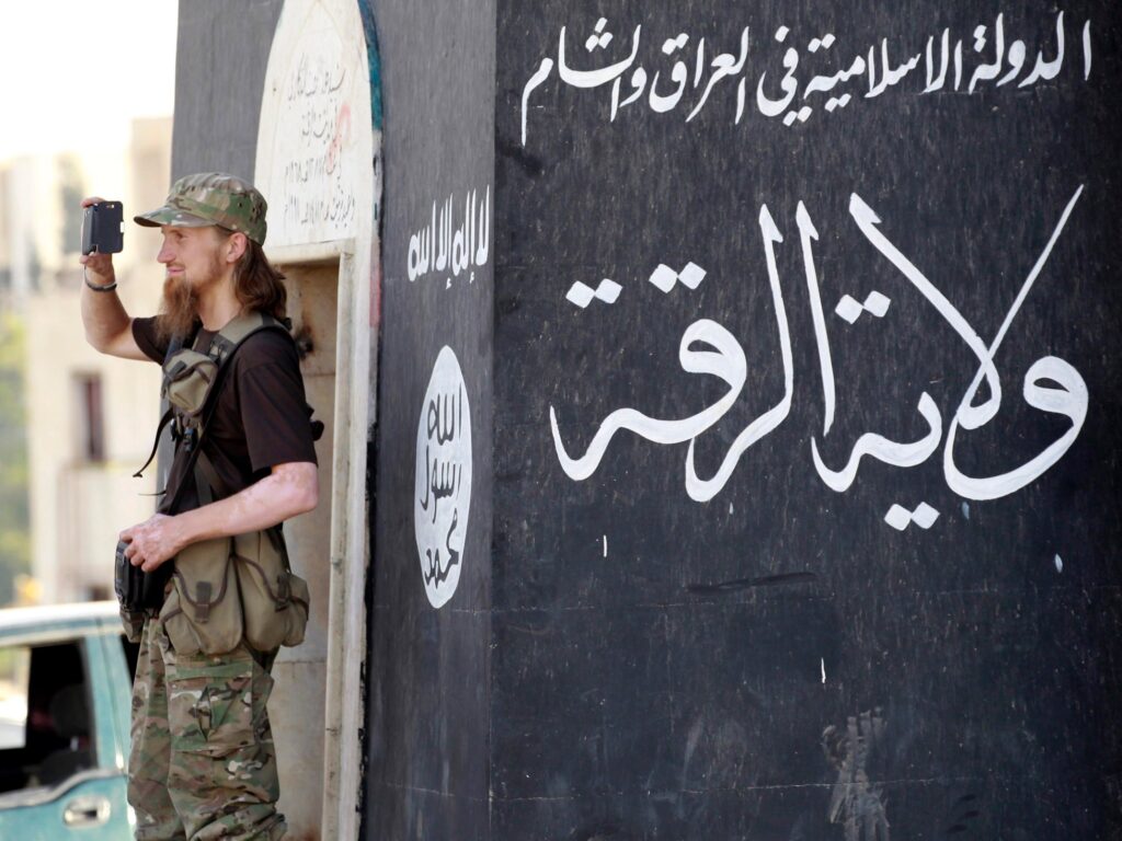 Βίντεο: Οι τελευταίες δυνάμεις της  ISIS αποχωρούν από την Ράκκα