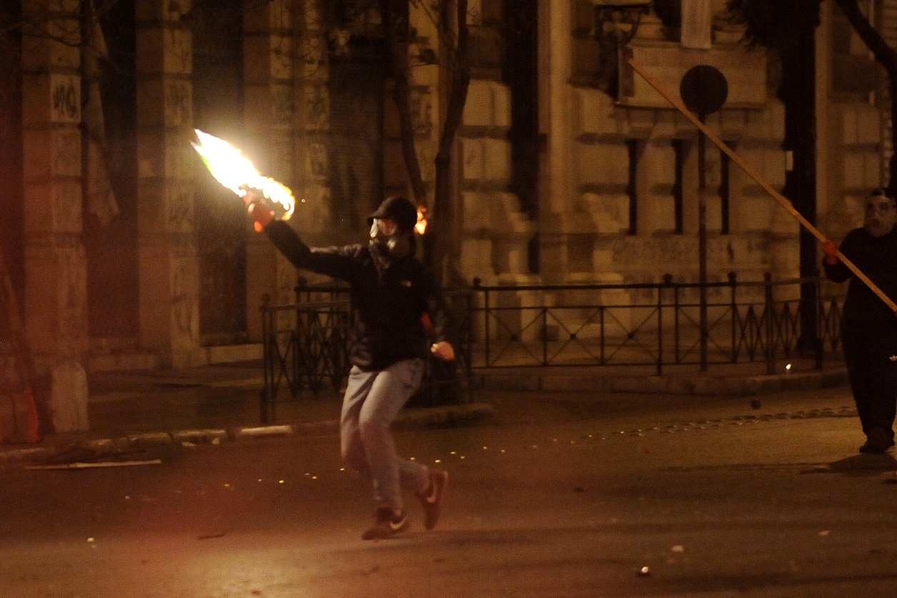 Ομάδα αναρχικών απειλεί κρεοπωλεία και pet shop με επιθέσεις