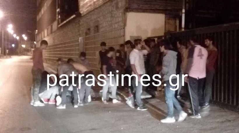 Άγρια συμπλοκή μεταναστών στην Πάτρα με μαχαιρώματα – Ένας σοβαρά τραυματισμένος (φωτό, βίντεο)
