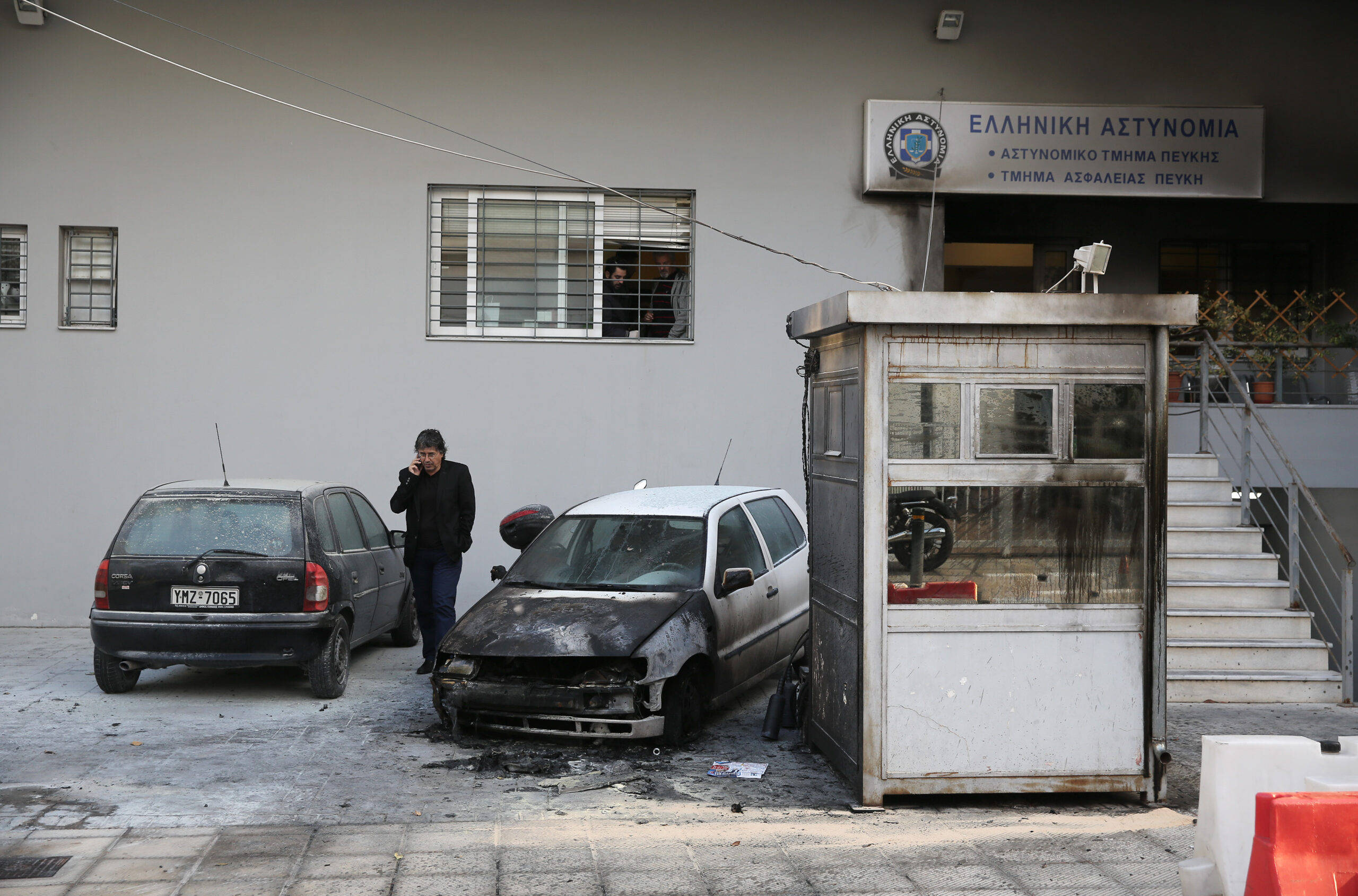 Ομάδα αναρχικών ανέλαβε την ευθύνη για την επίθεση στο Αστυνομικό Τμήμα της Πεύκης