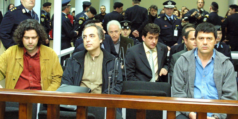 Σάββας και Χριστόδουλος Ξηρός & Νίκος Ρωμανός: Όταν οι τρομοκράτες παίρνουν άδεια