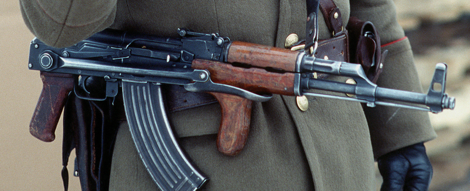 Η «Επαναστατική Αυτοάμυνα» έστειλε προκήρυξη για την επίθεση με ΑΚ-47 στα γραφεία του ΠΑΣΟΚ – Τι λέει