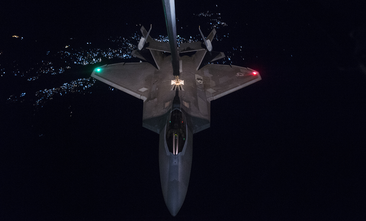 Πρώτη προσβολή στόχων εδάφους για τα F-22A της USAF στο Αφγανιστάν με βόμβες SDB