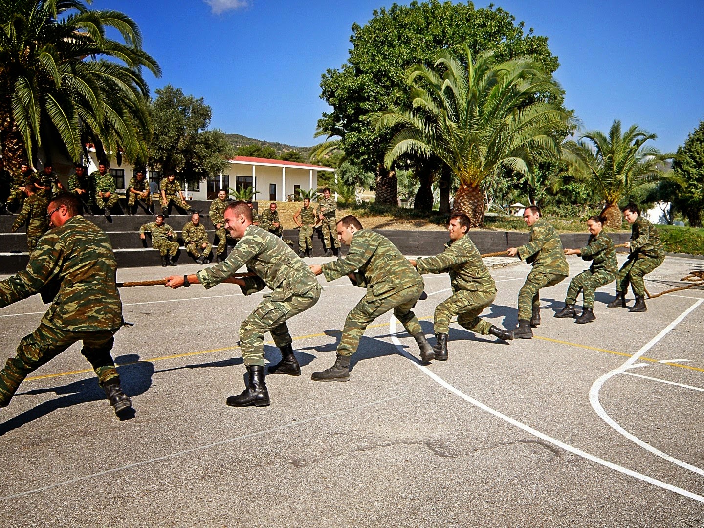 Ερώτηση ΚΚΕ στη Βουλή για σκουλήκια στο φαγητό των νεοσυλλέκτων