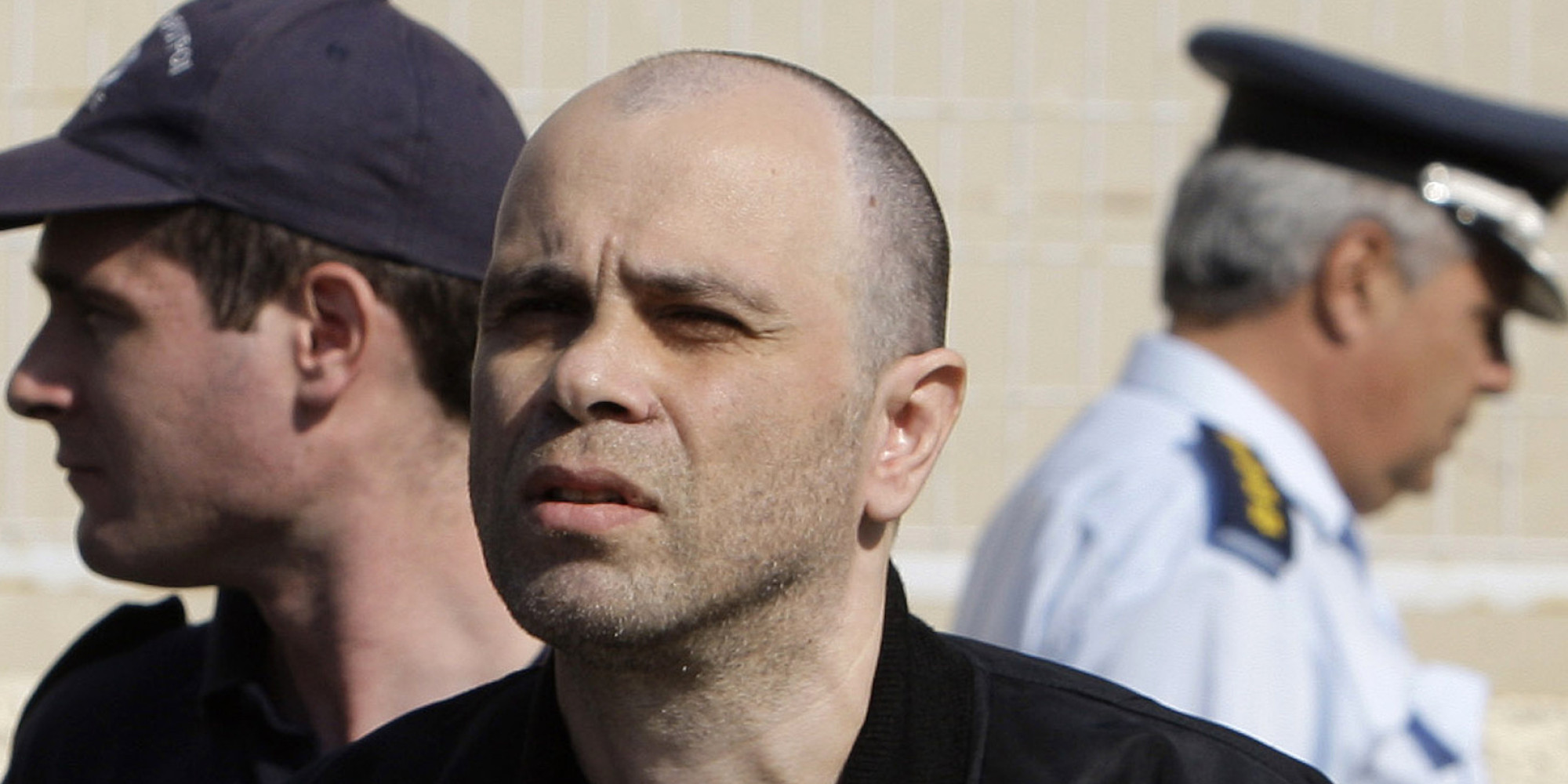 Μαχαίρωσαν το Ν.Μαζιώτη: Κατηγορεί τους «Πυρήνες της Φωτιάς»