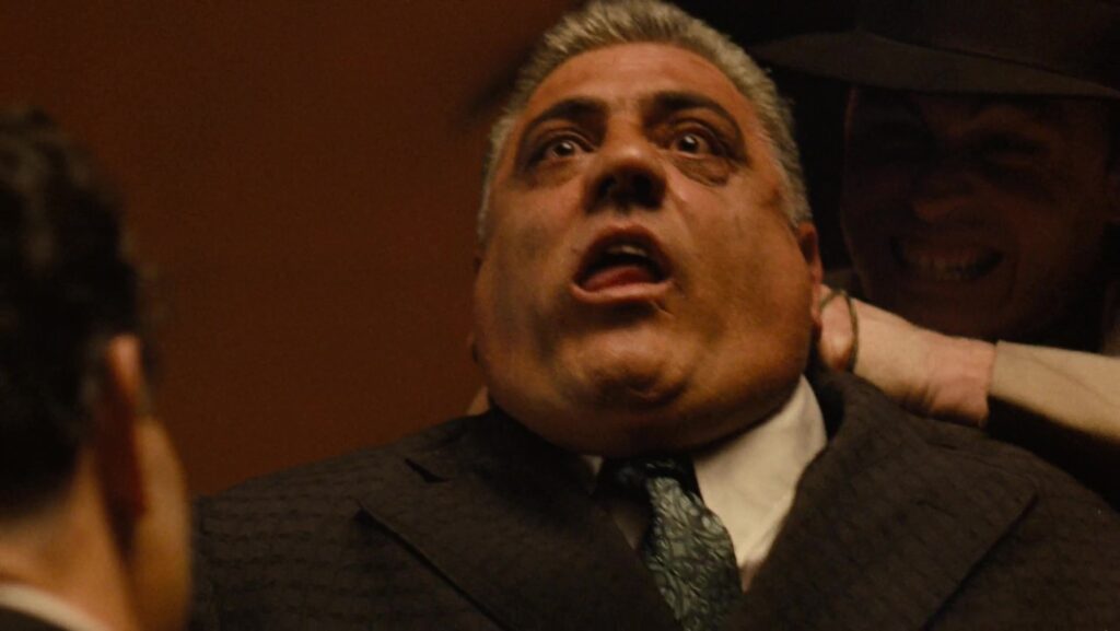 Χριστουγεννιάτικη φρίκη στο Ηράκλειο: Έπνιξε τον πατέρα του και κοιμήθηκε σα να μην τρέχει τίποτα!