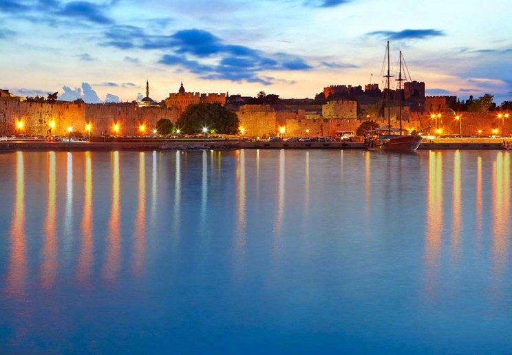 Deutsche Welle: Γιατί οι Τούρκοι αγοράζουν ακίνητα στα νησιά του Αιγαίου και στην Αττική