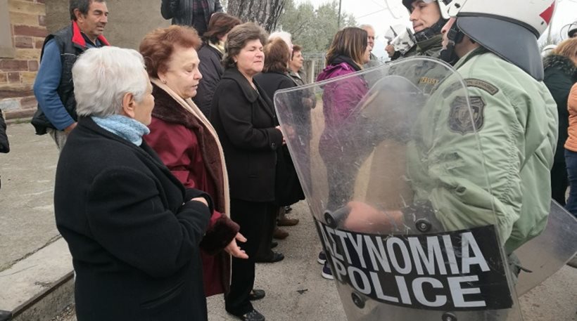 Aντιδράσεις κατοίκων της Χίου για την τοποθέτηση νέων οικίσκων στο hot spot της ΒΙΑΛ (φωτό)