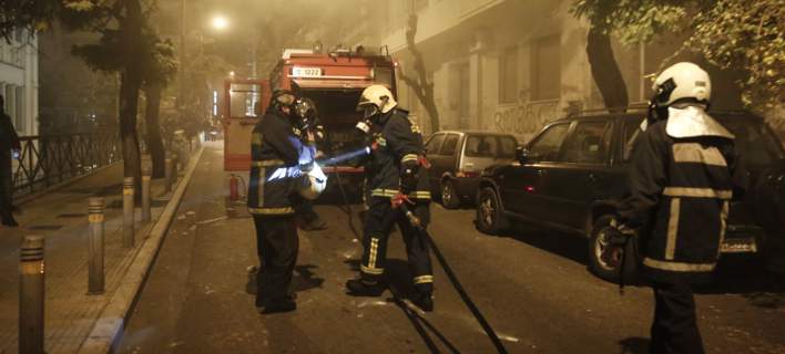 Φωτιά τα ξημερώματα σε τρία δίκυκλα στην Καλαμαριά