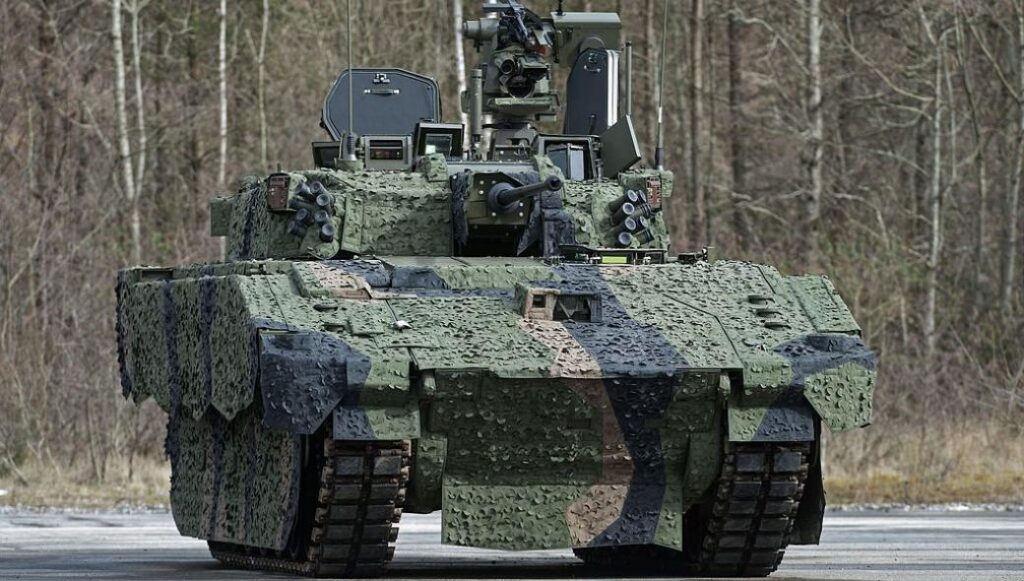 Το νέο ΤΟΜΑ του βρετανικού Στρατού Ajax πραγματοποιεί δοκιμές (βίντεο)