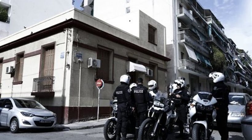 Συνελήφθησαν 3 άνδρες και 1 γυναίκα για κατοχή και διακίνηση ναρκωτικών στην Αχαρνών