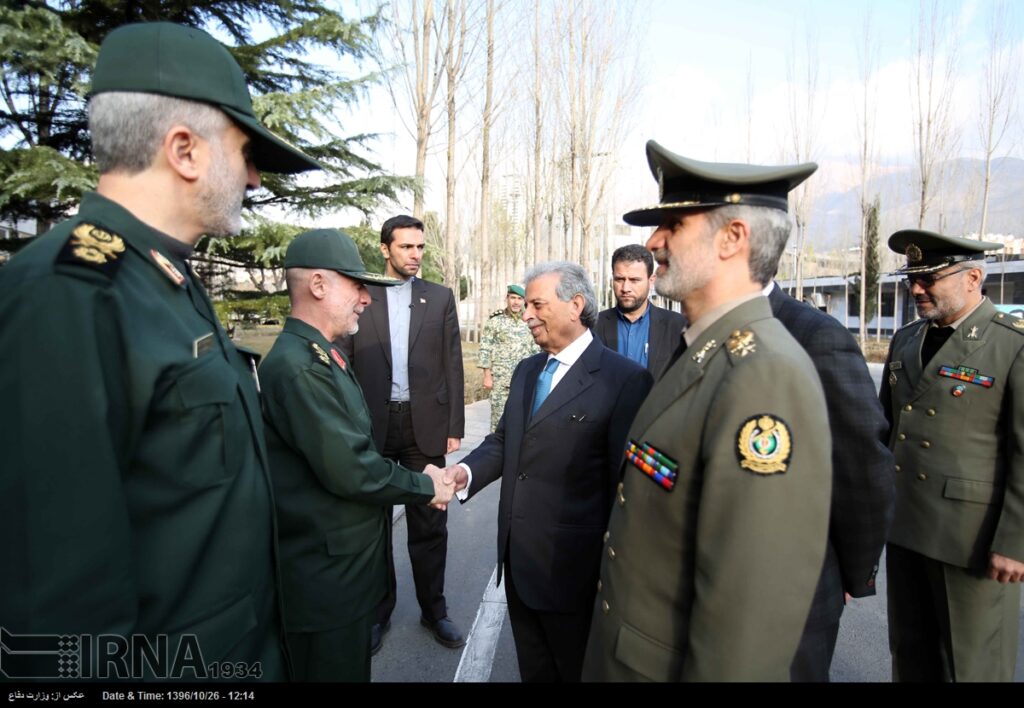 Το Πακιστάν συζητά για αμυντική συνεργασία με το Ιράν μετά την κρίση στις σχέσεις με τις ΗΠΑ