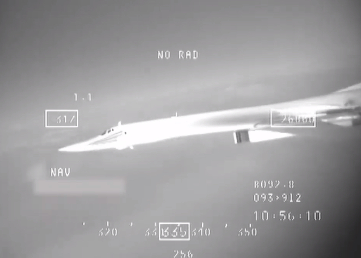 Βίντεο: Βελγικά F-16 αναχαιτίζουν ρωσικά Τu-160 στη Βόρεια Θάλασσα
