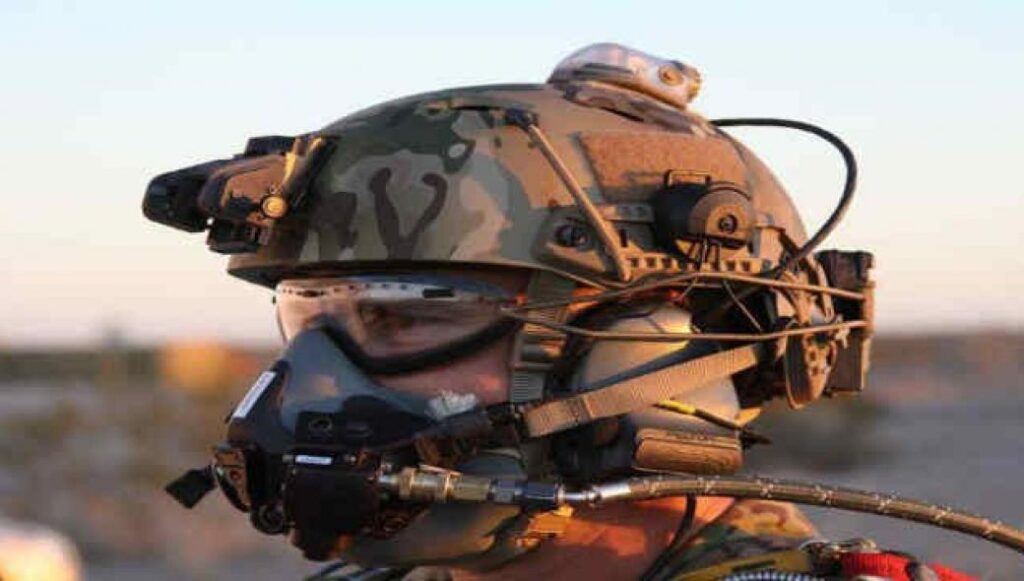 Δείτε πόσο αντέχει ένα αλεξίσφαιρο κράνος σε βολές από πιστόλια! (βίντεο)