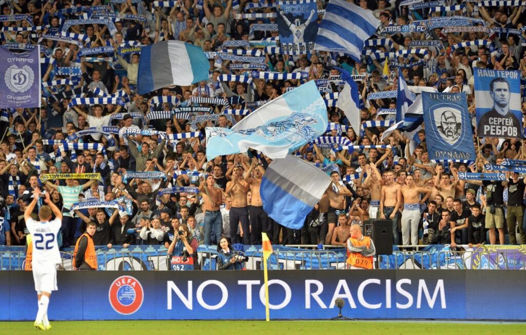 Ο «Ρουβίκωνας» θέλει σαφές μήνυμα κατά του «Δεξιού Τομέα» της Ντιναμό Κιέβου