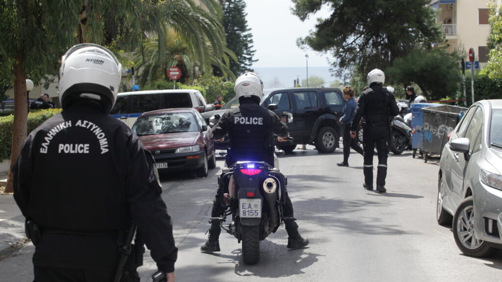 Μεσσηνία: Συνέλαβαν κτηνοτρόφο επειδή προστάτεψε τη ζωή του από ένοπλη επίθεση τσιγγάνων