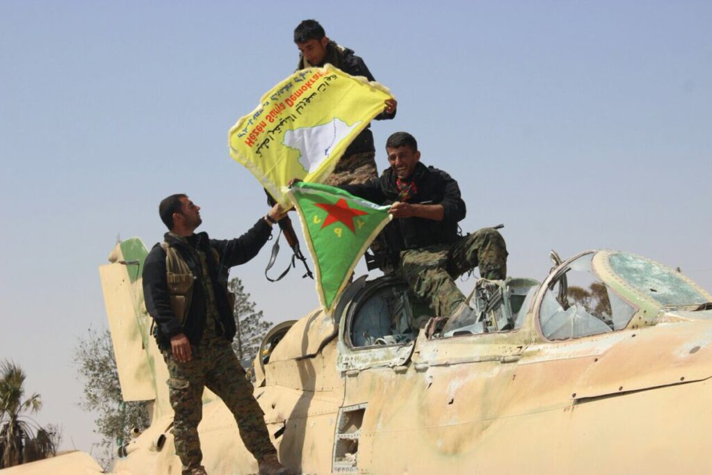 Η Τουρκία ζητά την έκδοση του ηγέτη των Κούρδων της Συρίας από την Τσεχία