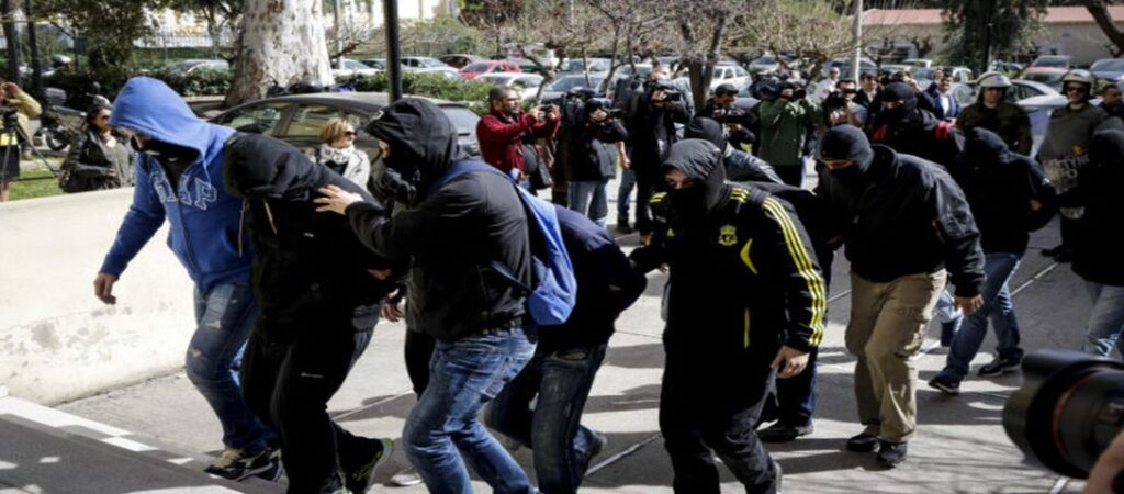 Combat 18: Το χρονικό των συλλήψεων από την αστυνομία – Οι διάλογοι «φωτιά» μεταξύ των μελών