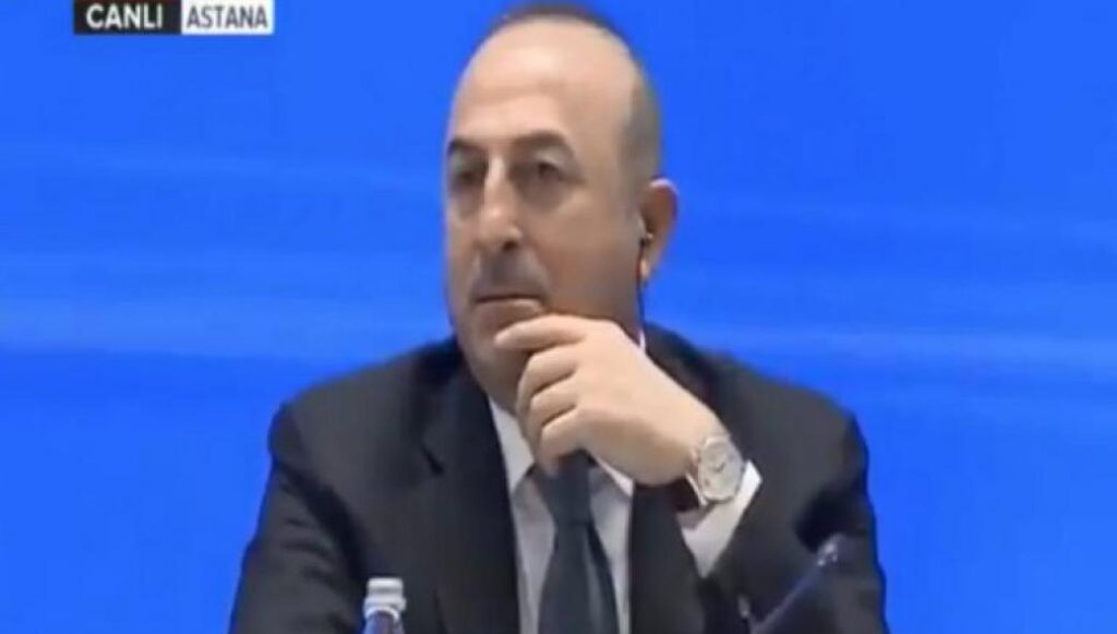 Τσαβούσογλου σε δημοσιογράφο: «Πως σας λένε; Κάνετε ερωτήσεις σε στυλ FETO»