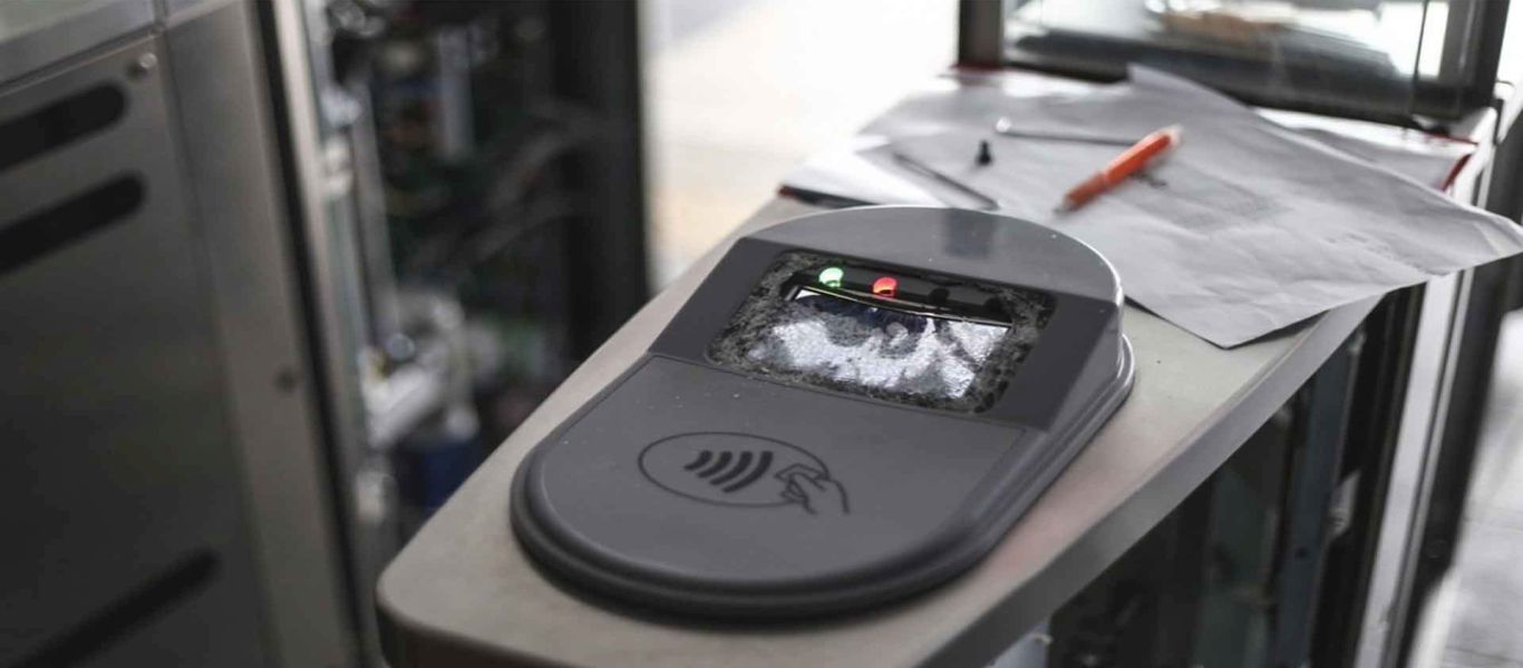 Άγνωστοι έσπασαν ακυρωτικά μηχανήματα στον ηλεκτρικό σταθμό Περισσού (φωτό)