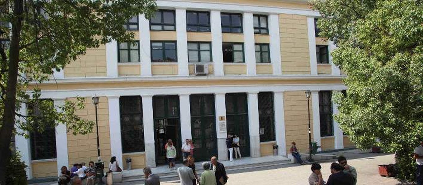 Τηλεφώνημα για βόμβα στην Ευελπίδων – Εκκενώθηκε το κτίριο 9