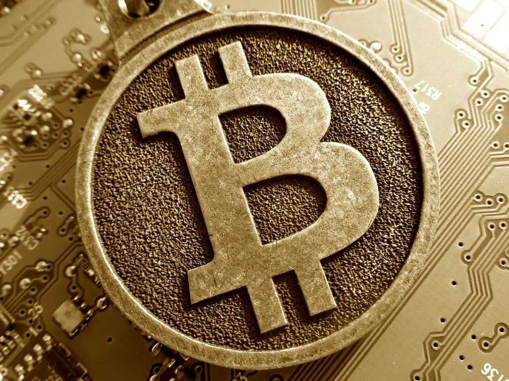 Χρηματιστής που έχασε 10.000.0000 σε Bitcoin απειλεί να αυτοκτονήσει με χλώριο! (βίντεο)
