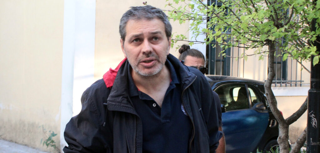 Στέφανος Χίος: Κυκλοφορούσε με πιστόλι Sig Sauer P226 Mk25 των Navy SEALs! (φωτό, βίντεο)