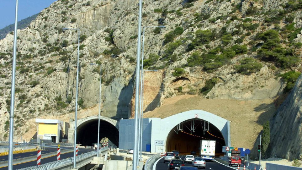 Ένας νεκρός και ένας τραυματίας σε τροχαίο στο τούνελ της Κακιάς Σκάλας