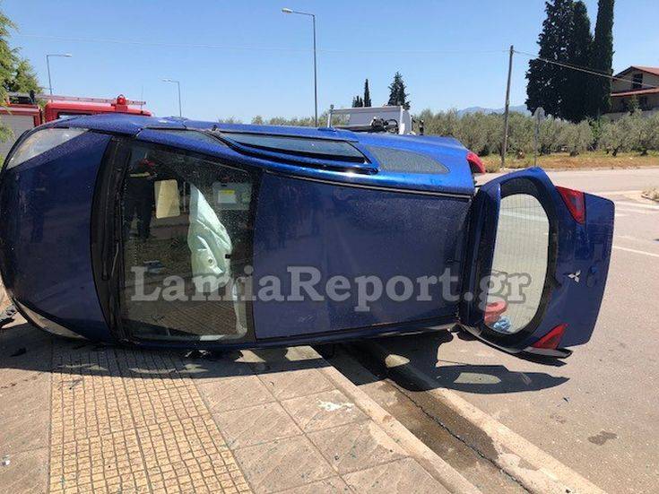 Τροχαίο στη Λαμία: Εγκλωβισμός για οδηγό – Βγήκε από το πορτ μπαγκάζ! (φωτό)